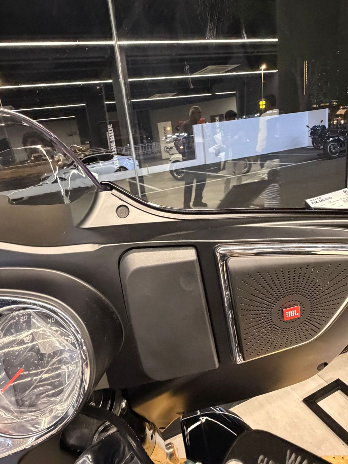 RL2000 Black Speakers