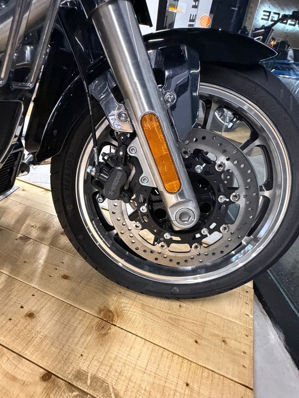 RL2000 Black Tire