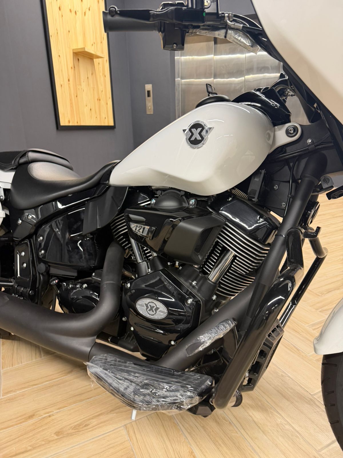 RL2000 White Engine