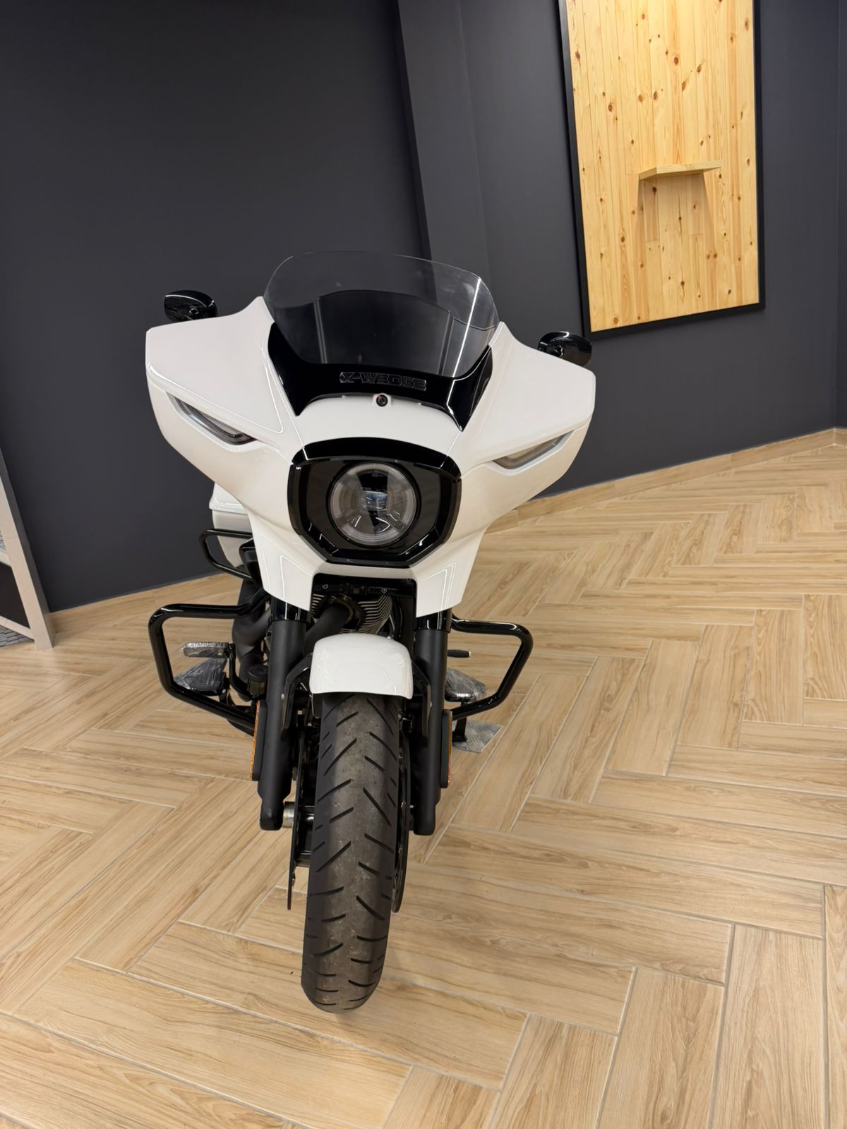RL2000 White Front
