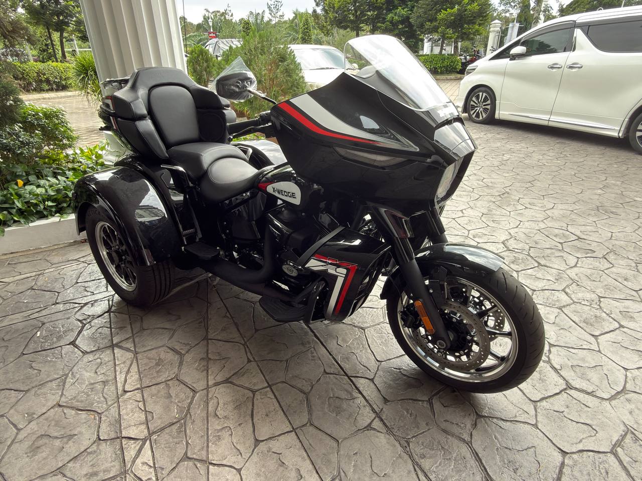 VT2000 Front Angle 2
